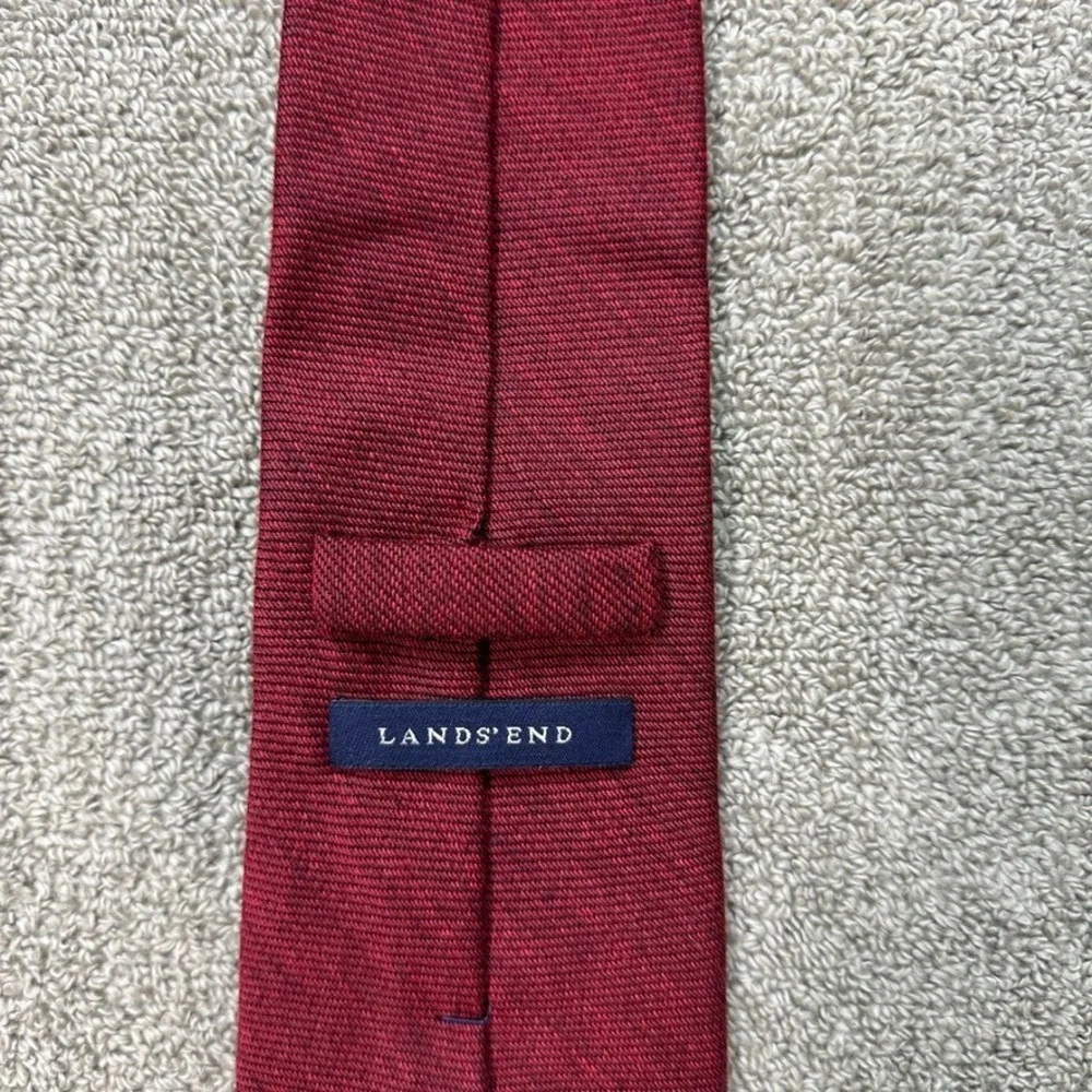 Lands End Mens Burgundy Red Silk Wool Blend Textured Weave Necktie V1512/M3232
